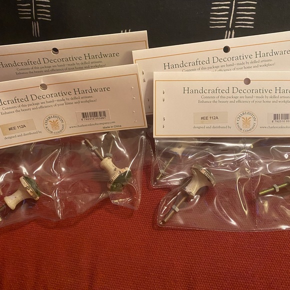 Drawer Pulls/ Door Knobs Set of 2 NWT - Picture 7 of 8